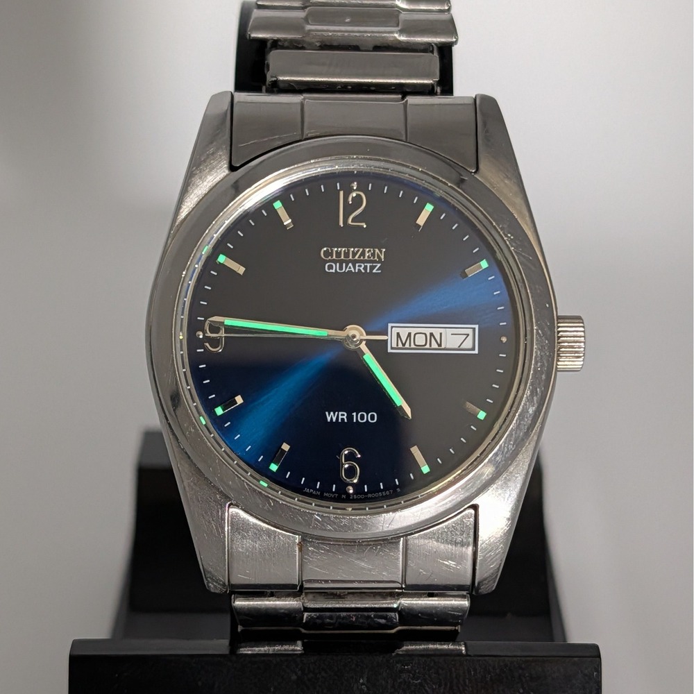 Citizen Quartz 2500-R000136 WR100 Blue Sunburst Dial Day Date SS Watch